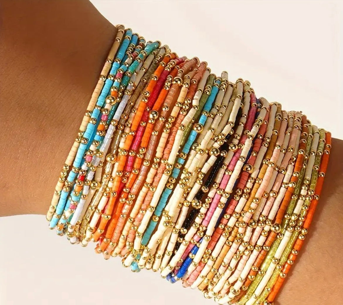 $9.990 🪶 Pack Pulseras Boho Doradas – Áurea Tienda