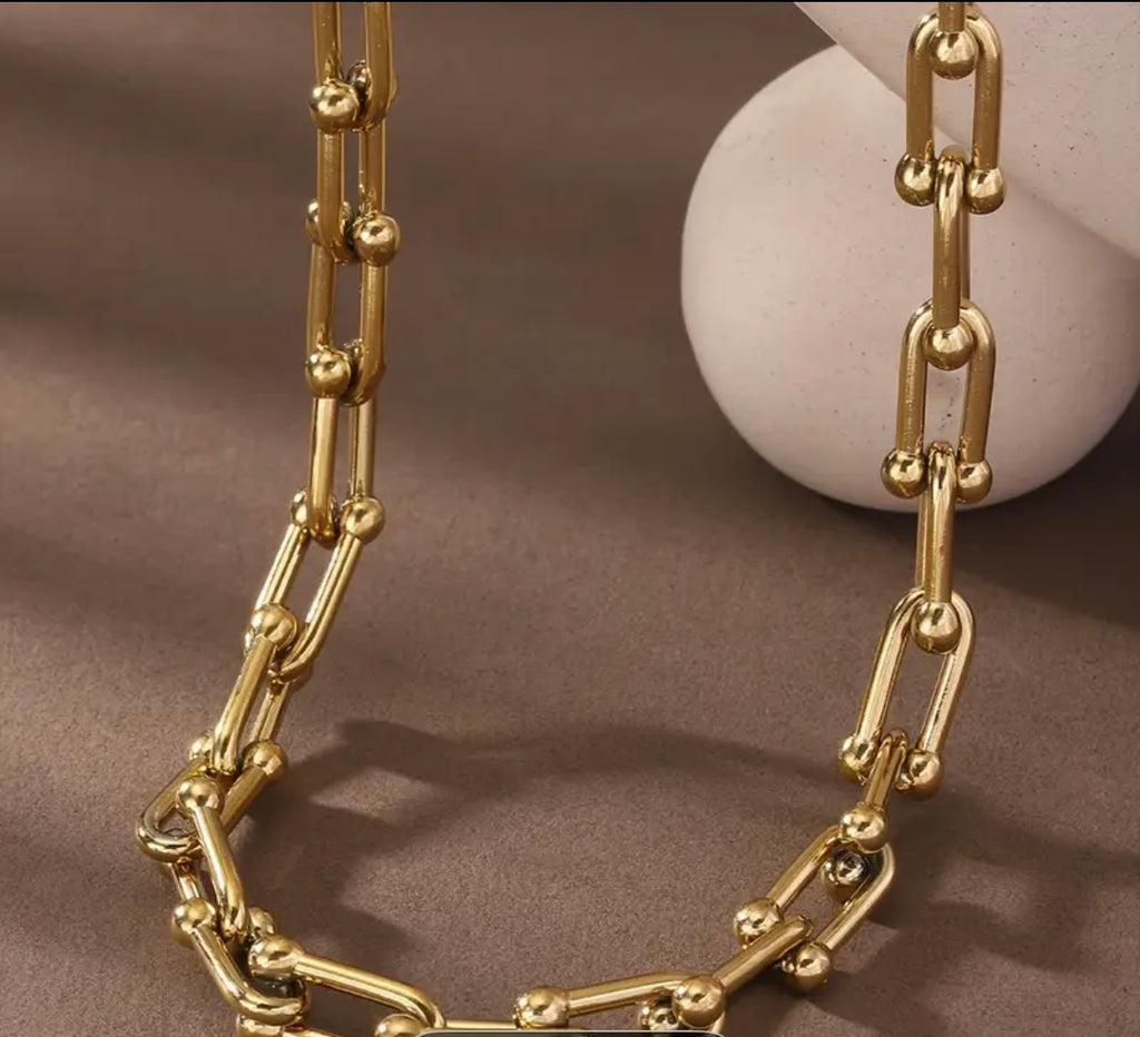 $14.990 ✨ Collar Dorado “Golden Link” – Minimalismo y Fuerza en un Solo Diseño