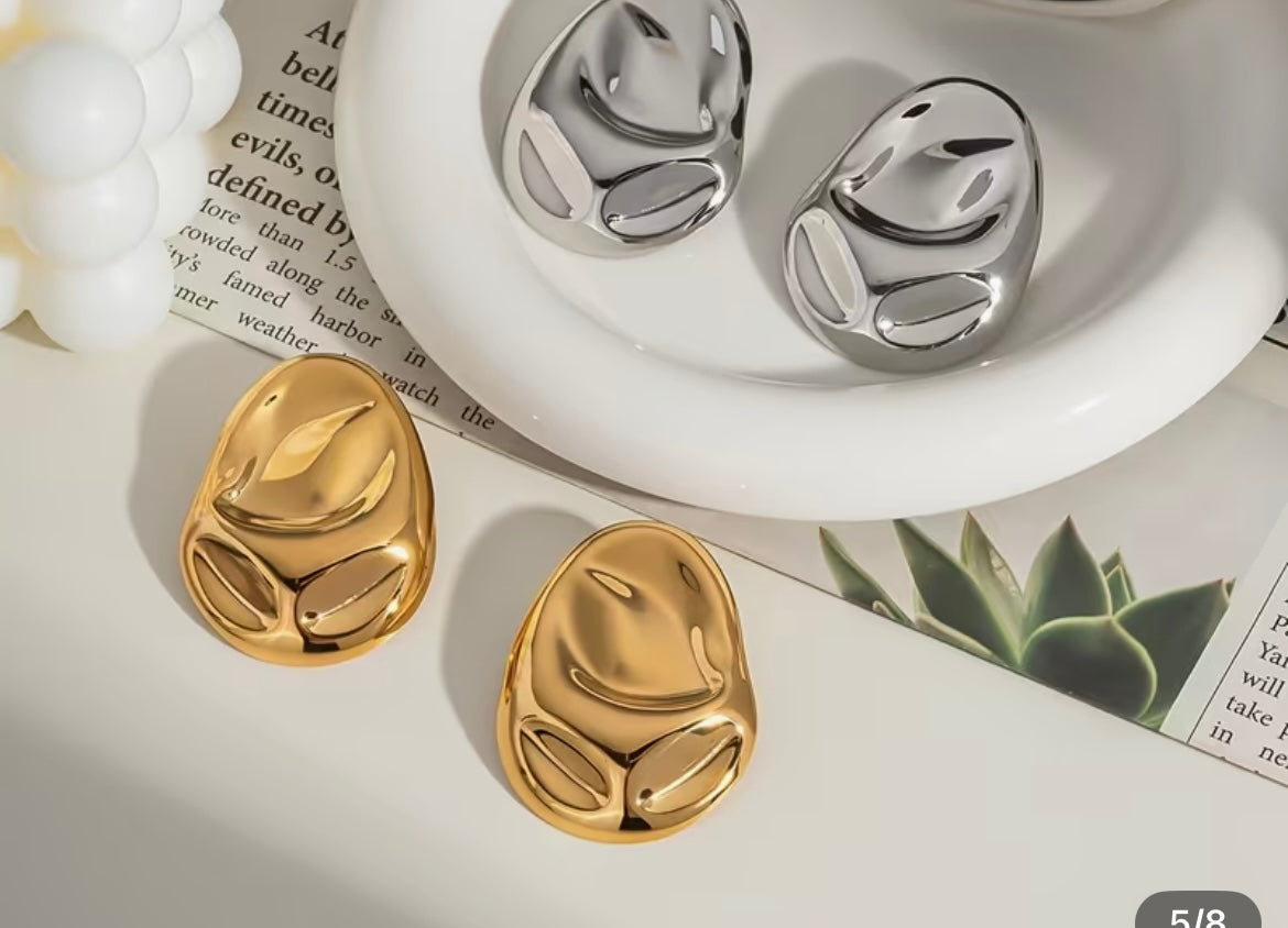 $12.990 Aretes Metálicos Orgánicos – Dorado & Plateado ✨