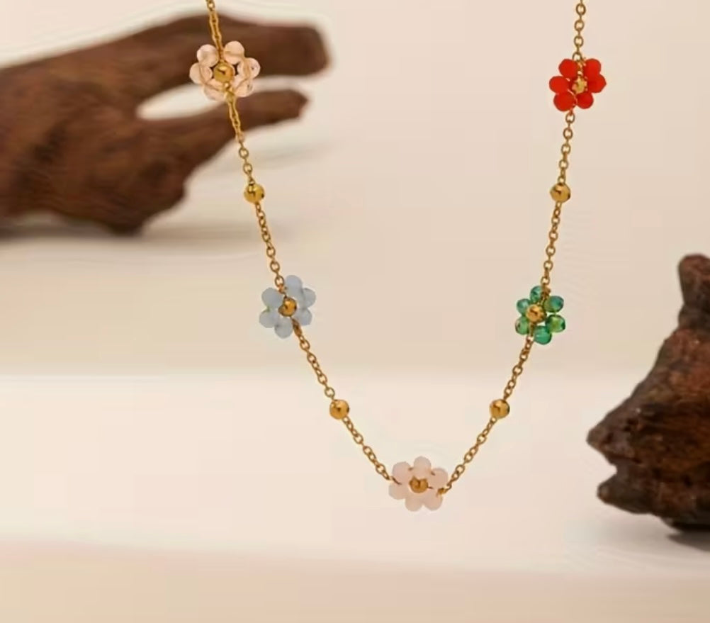 13.990 🌼 Collar Golden Bloom – Áurea Tienda