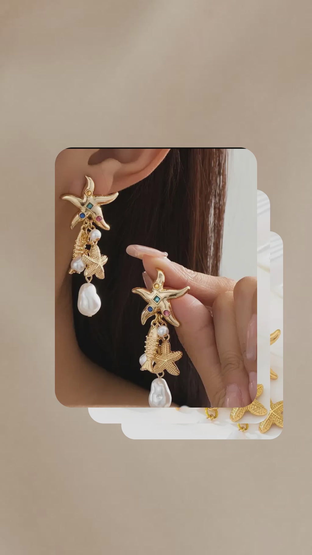 $9.990 💫 Aros “Oro del Mar” – Elegancia Marina con Toque de Color